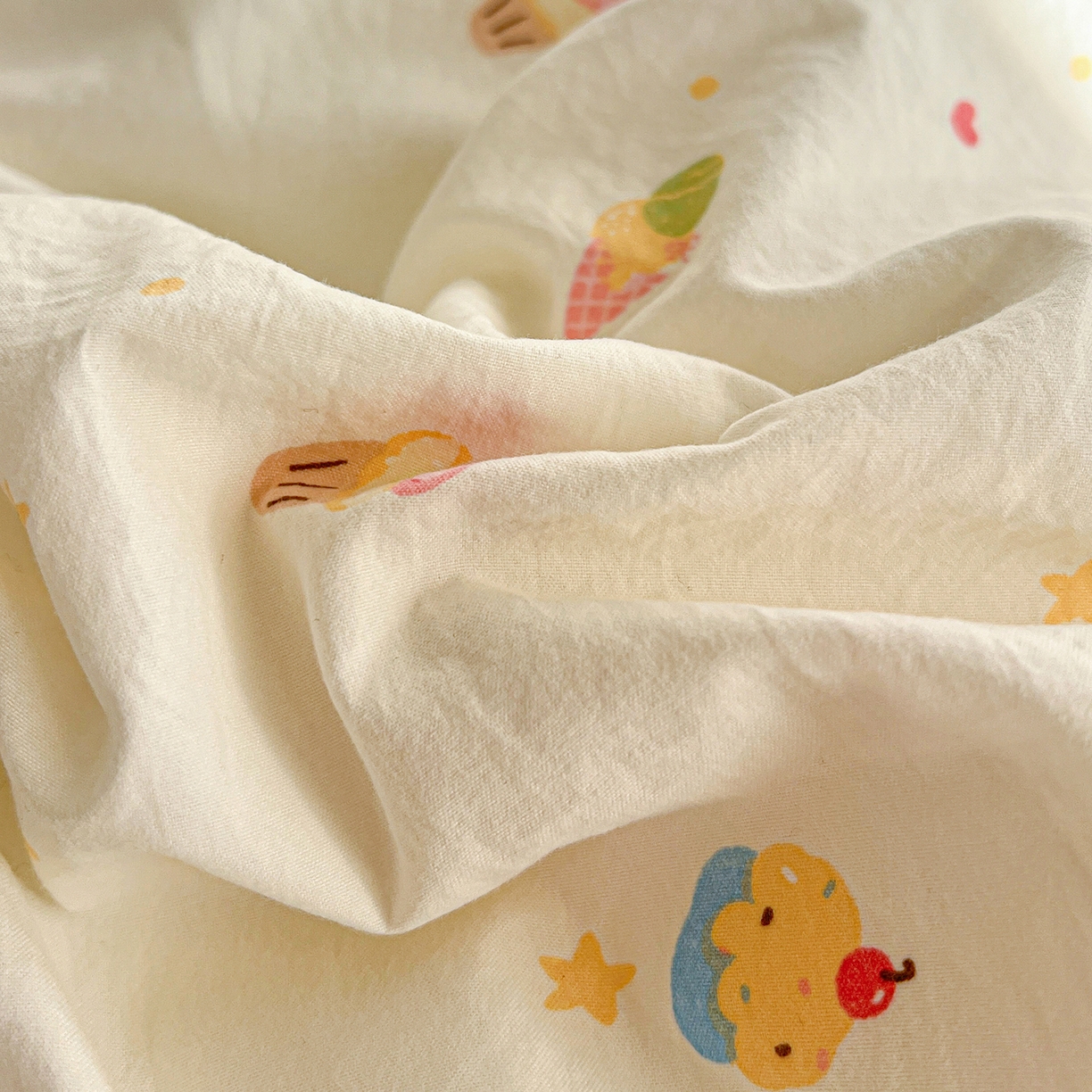 91家纺网 家纺一手货源 找家纺 一比一家纺 2026新款亲肤舒适仿棉印花床盖四件套 蛋糕派