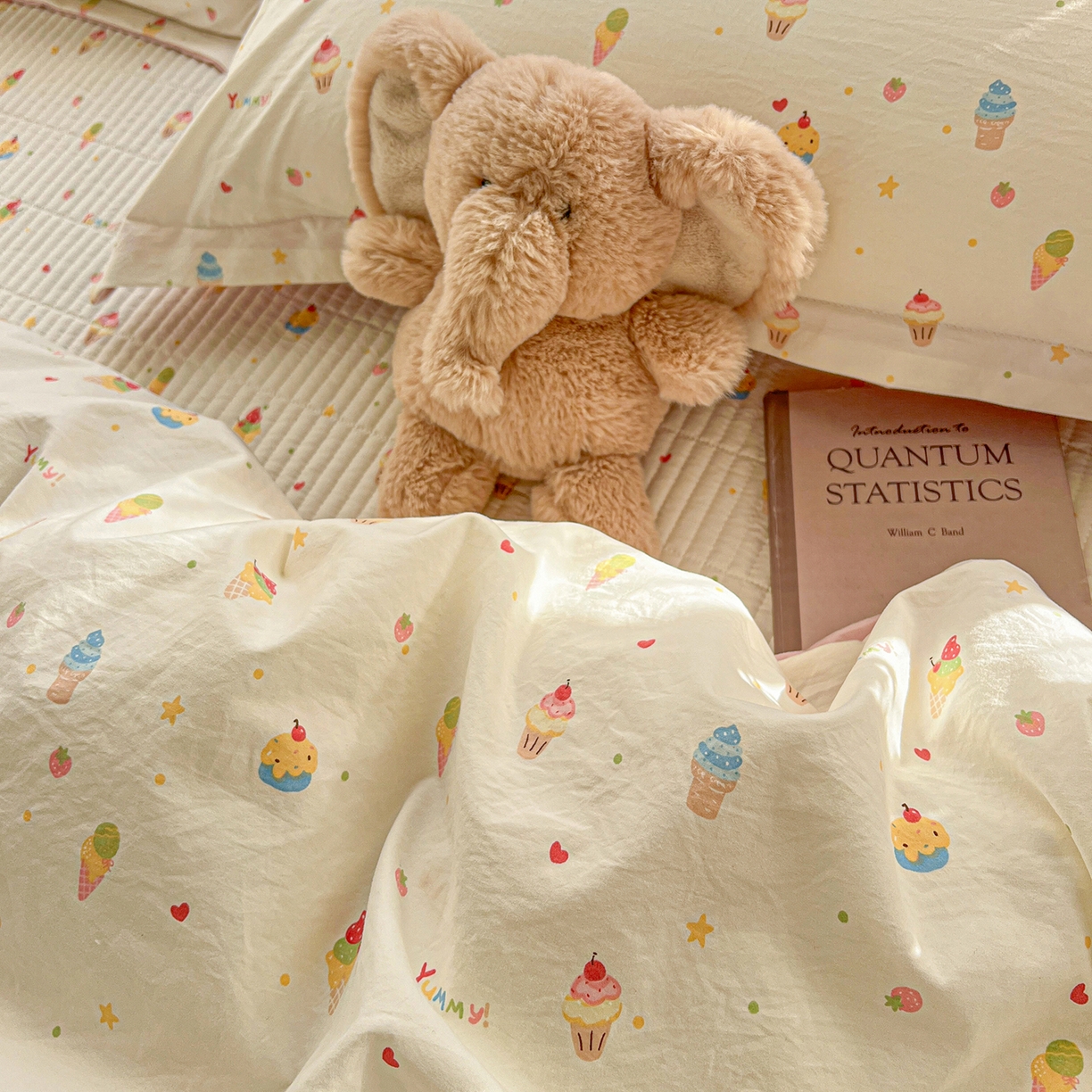 91家纺网 家纺一手货源 找家纺 一比一家纺 2026新款亲肤舒适仿棉印花床盖四件套 蛋糕派