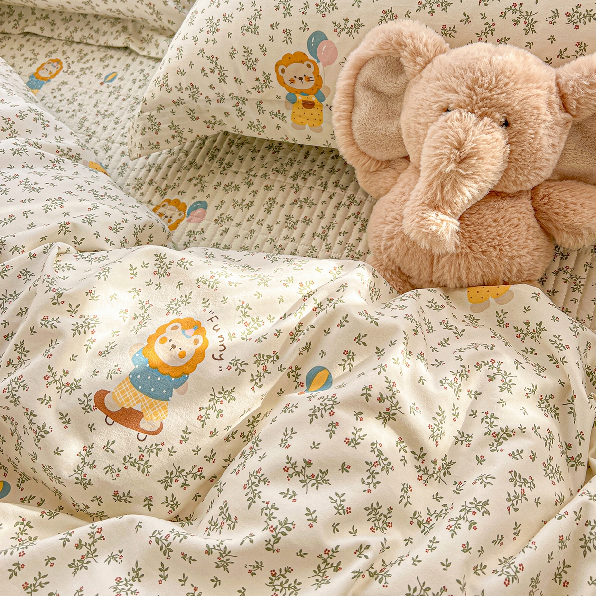 91家纺网 家纺一手货源 找家纺 一比一家纺 2026新款亲肤舒适仿棉印花床盖四件套 马戏团