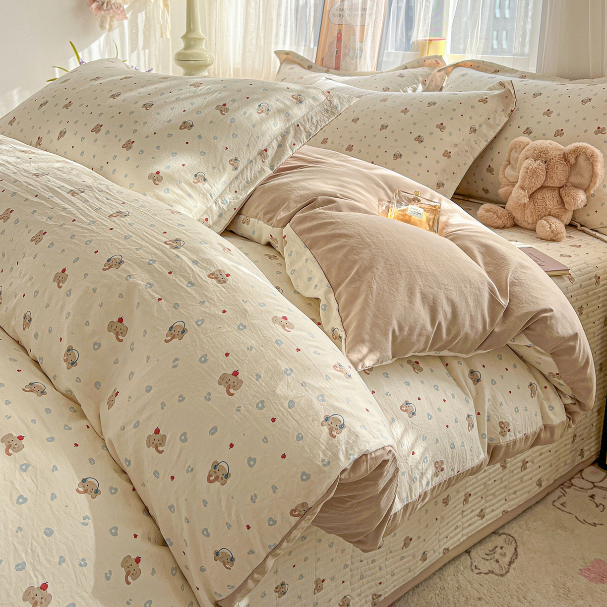 91家纺网 家纺一手货源 找家纺 一比一家纺 2026新款亲肤舒适仿棉印花床盖四件套 泡芙小象