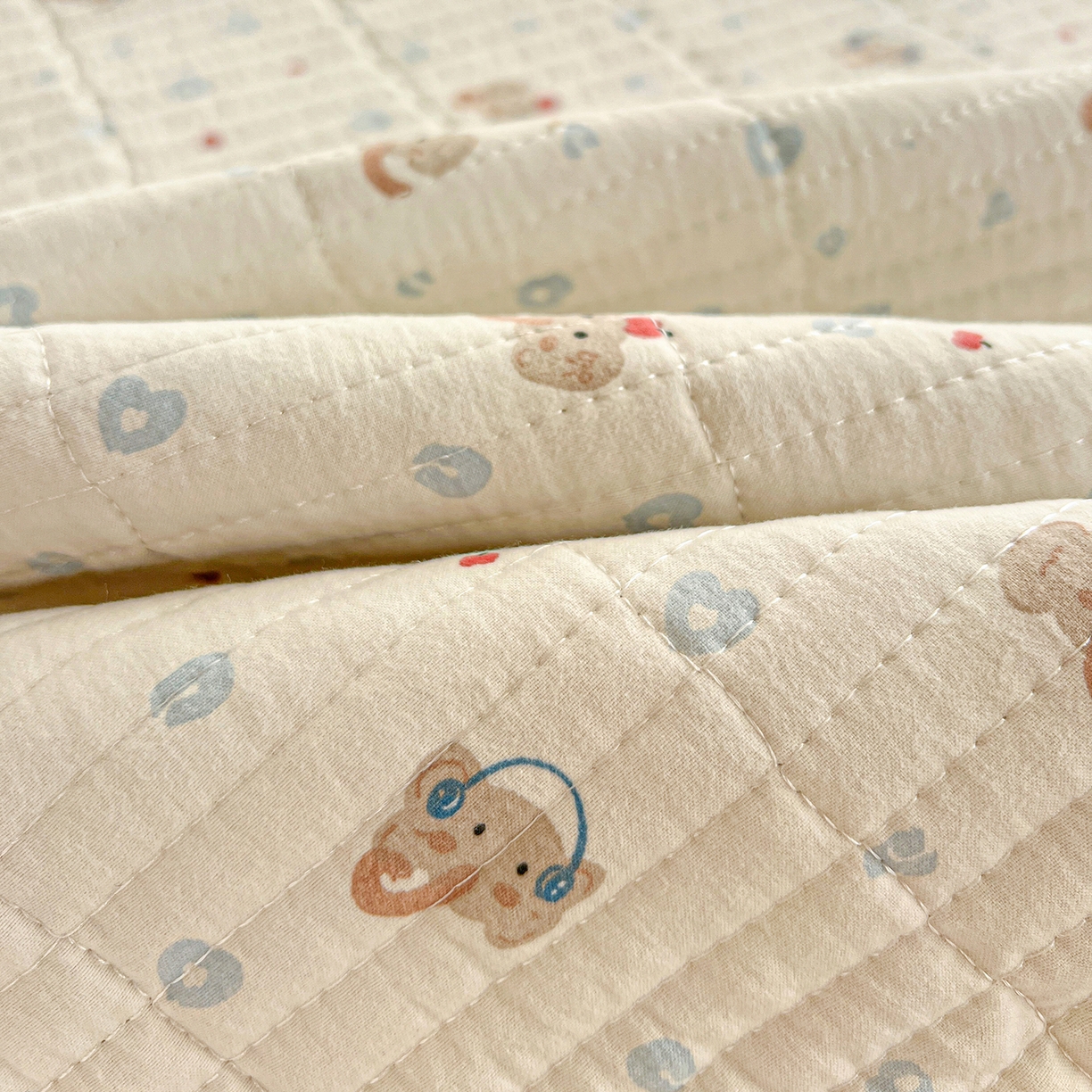 91家纺网 家纺一手货源 找家纺 一比一家纺 2026新款亲肤舒适仿棉印花床盖四件套 泡芙小象