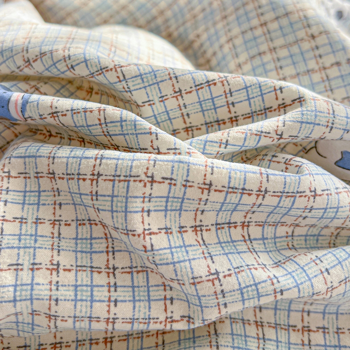 91家纺网 家纺一手货源 找家纺 一比一家纺 2026新款亲肤舒适仿棉印花床盖四件套 奇奇