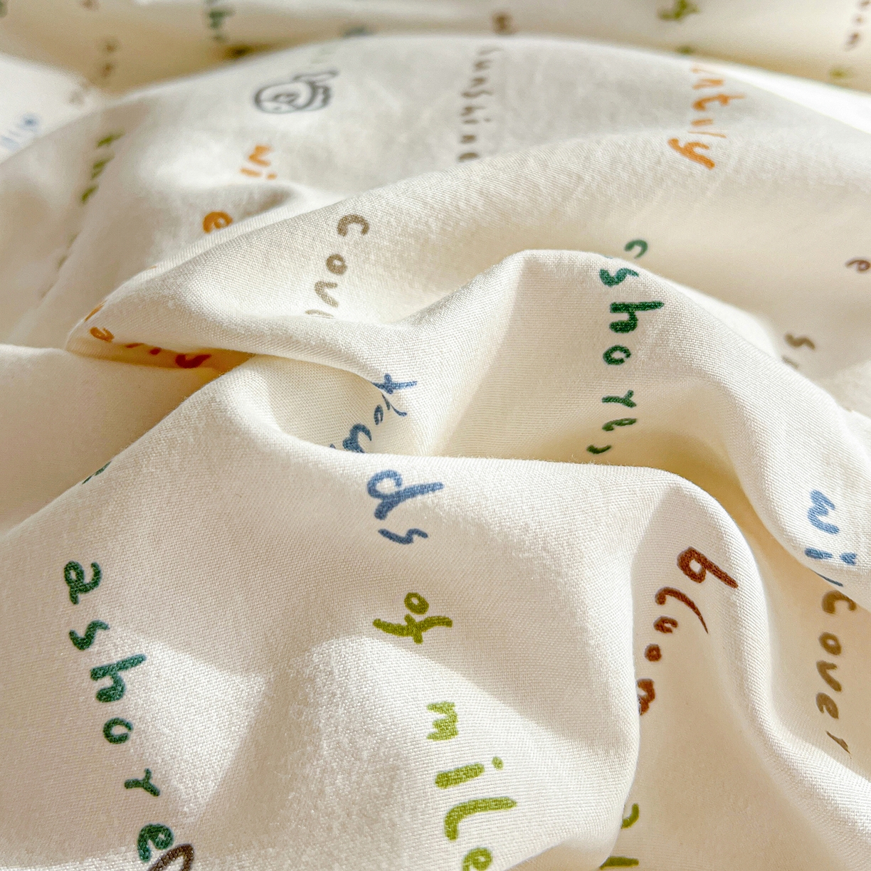 91家纺网 家纺一手货源 找家纺 一比一家纺 2026新款亲肤舒适仿棉印花床盖四件套 甜心喵