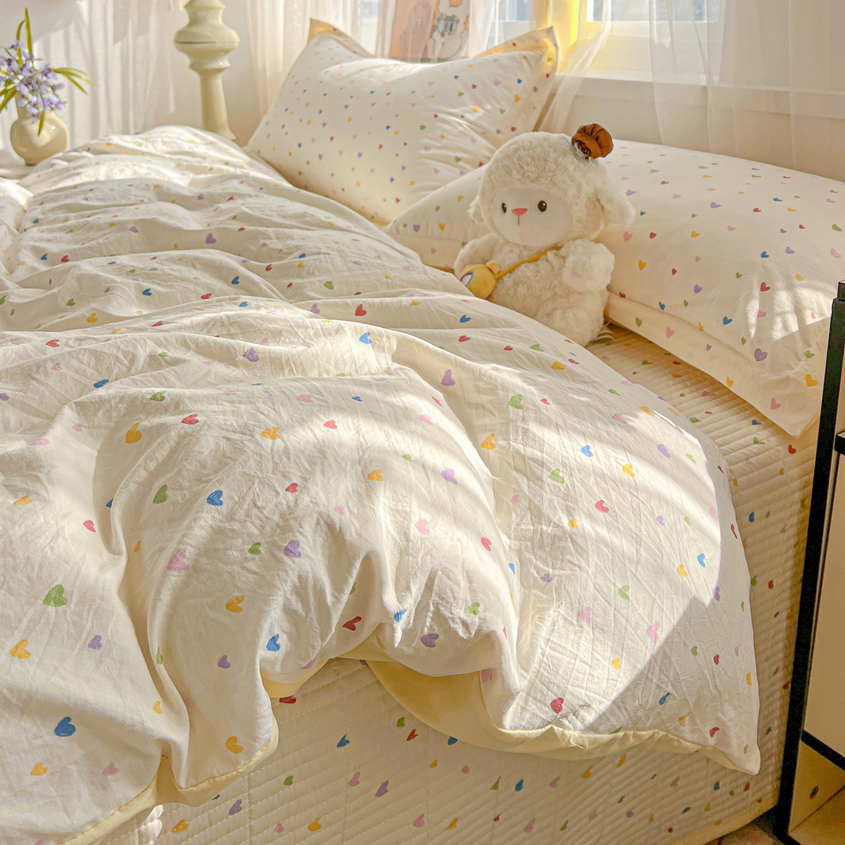 91家纺网 家纺一手货源 找家纺 一比一家纺 2026新款亲肤舒适仿棉印花床盖四件套 五彩斑斓