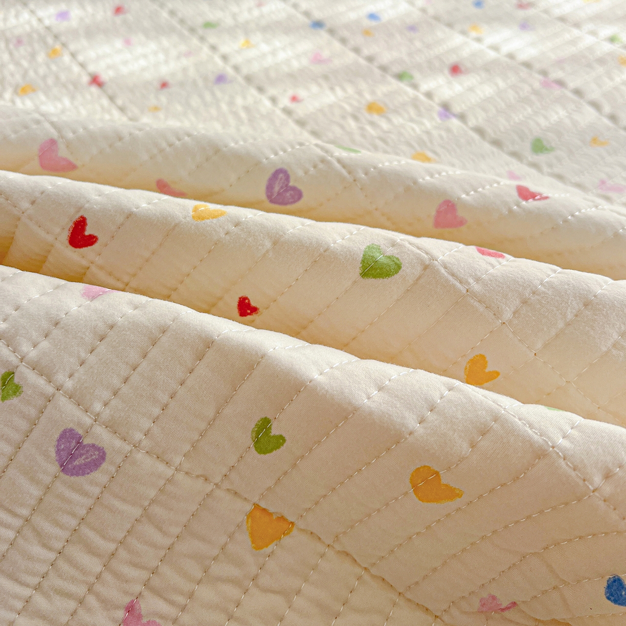 91家纺网 家纺一手货源 找家纺 一比一家纺 2026新款亲肤舒适仿棉印花床盖四件套 五彩斑斓