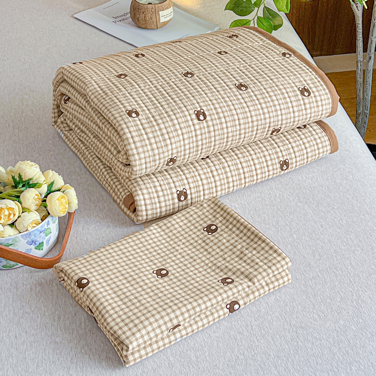 91家纺网 家纺一手货源 找家纺 一比一家纺 2026新款亲肤舒适仿棉印花床盖四件套 小熊头