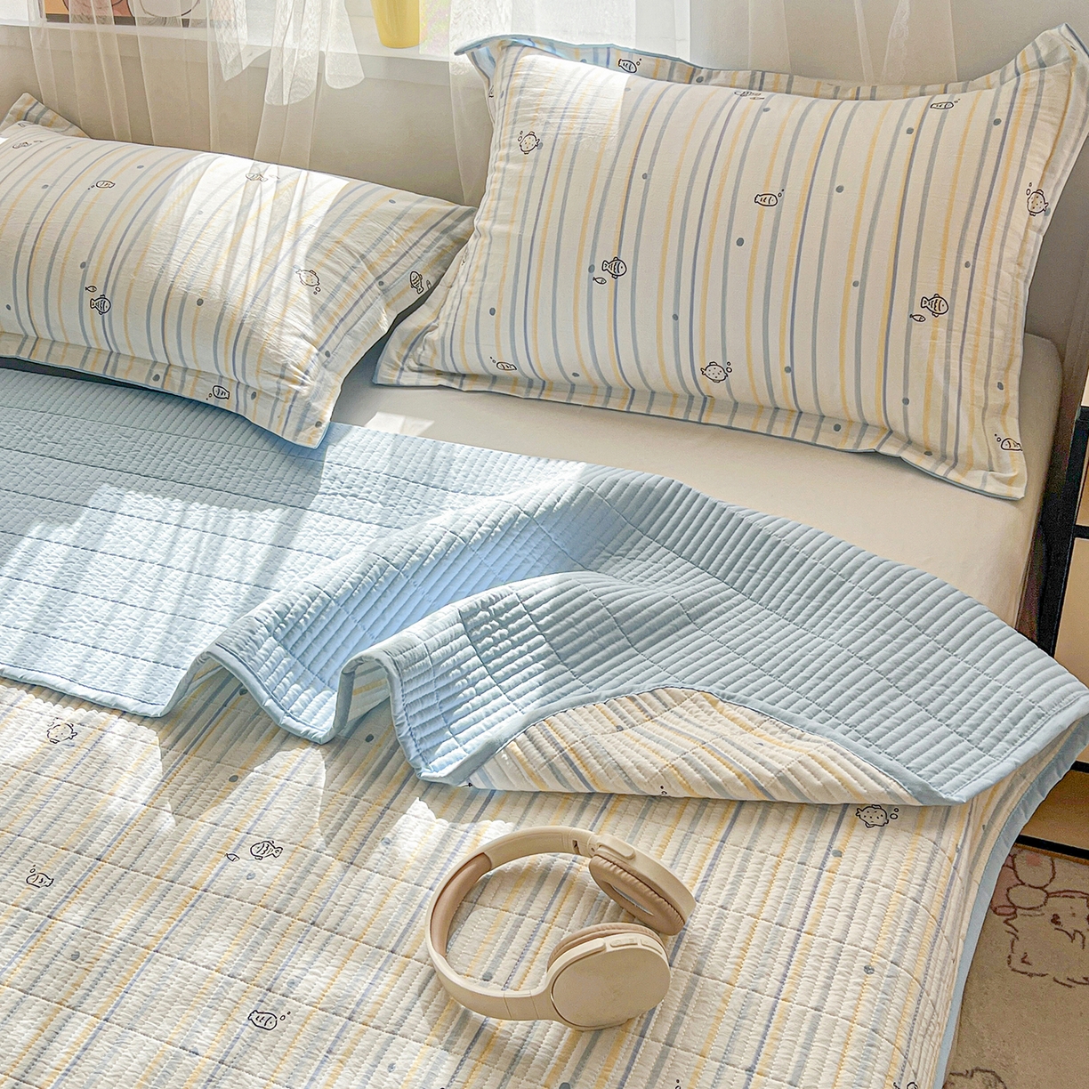 91家纺网 家纺一手货源 找家纺 一比一家纺 2026新款亲肤舒适仿棉印花床盖四件套 鱼多多