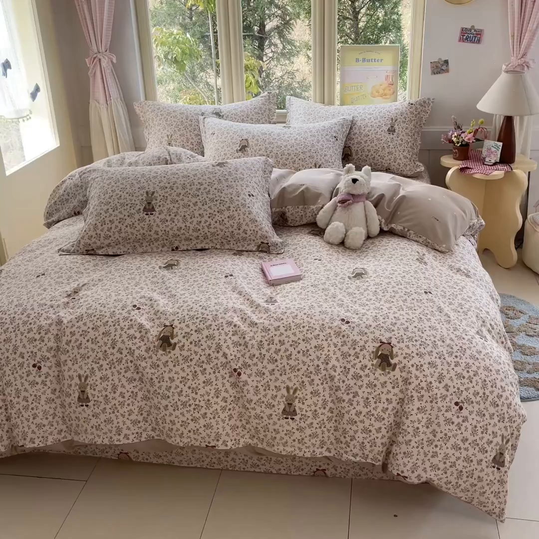91家纺网 家纺一手货源 找家纺 莱通家纺 2026春夏新款全棉12868印花四件套单品系列-四件套 帕丁顿兔兔