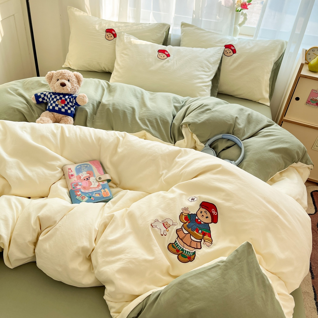 91家纺网 家纺一手货源 找家纺 优承佳生活馆 2026新款软糯云朵棉刺绣三件套四件套单被套小熊系列-系列一 放羊熊