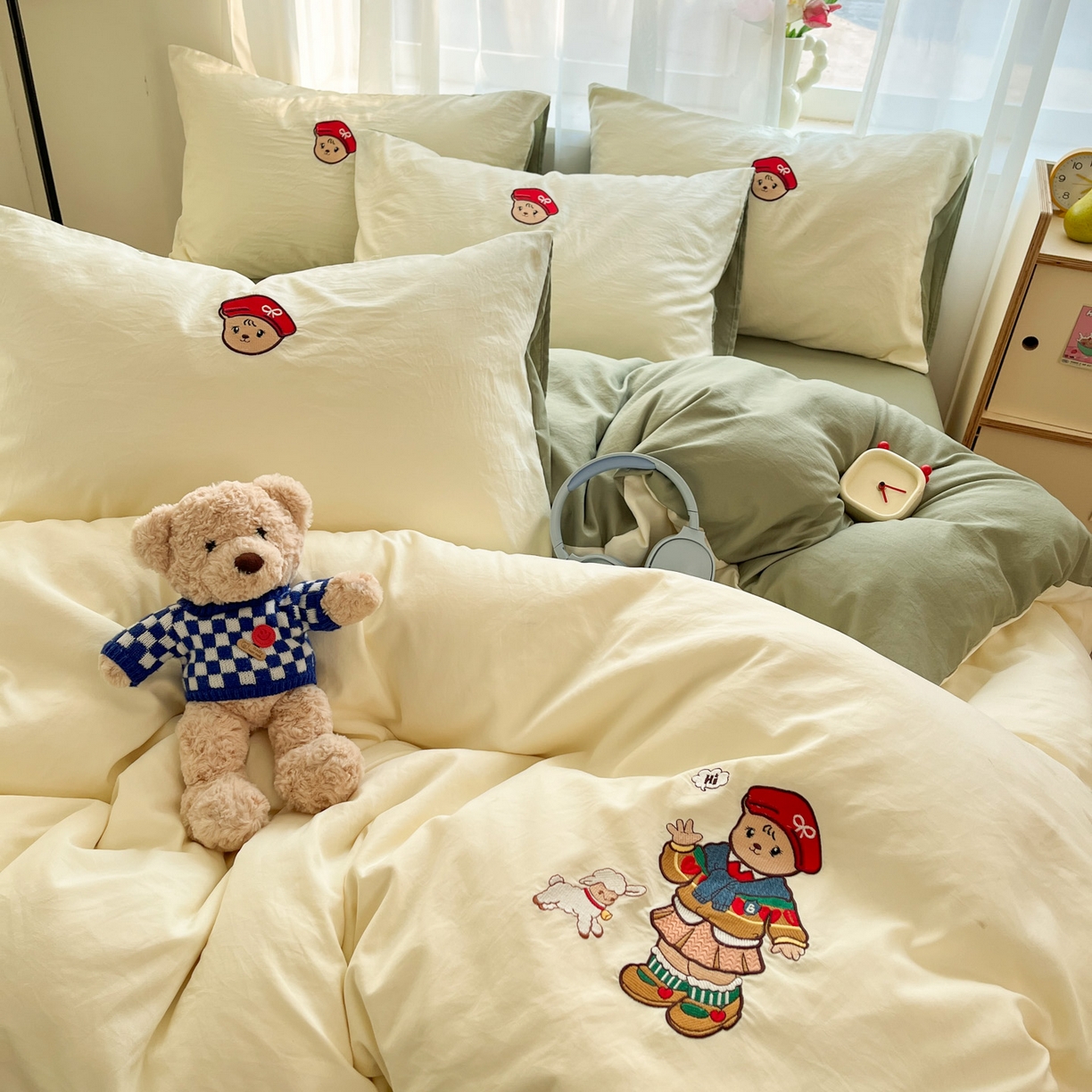 91家纺网 家纺一手货源 找家纺 优承佳生活馆 2026新款软糯云朵棉刺绣三件套四件套单被套小熊系列-系列一 放羊熊