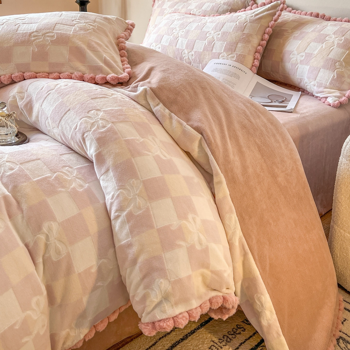 91家纺网 家纺一手货源 找家纺 梵克保罗 2025新款立体雕花绒球球四件套（提供买家秀） 幻彩