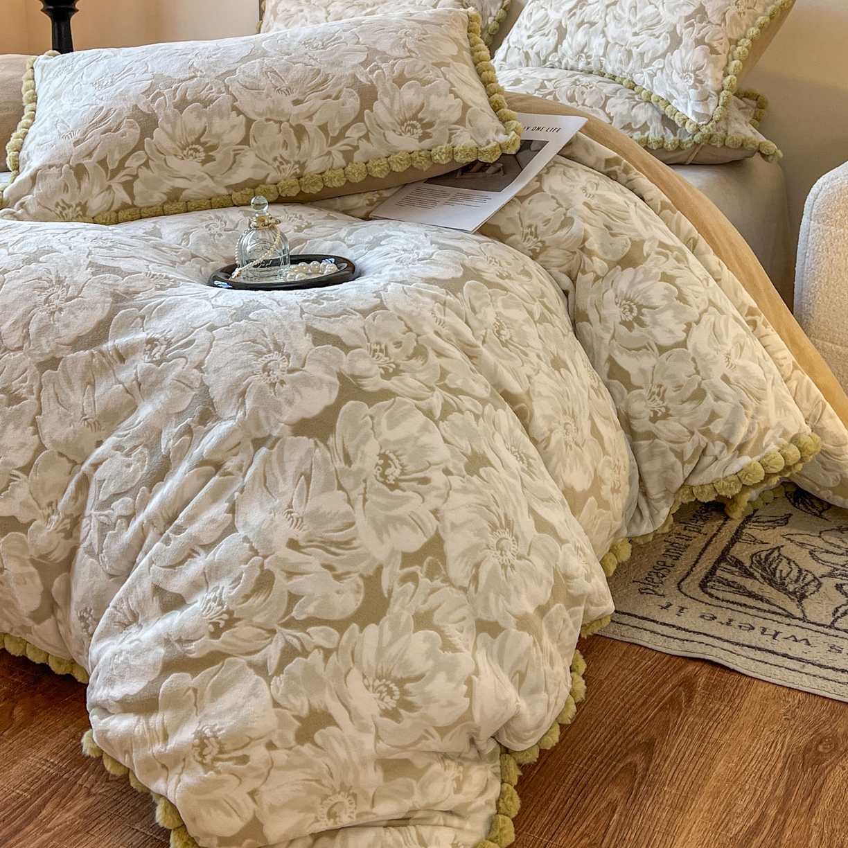 91家纺网 家纺一手货源 找家纺 梵克保罗 2025新款立体雕花绒球球四件套（提供买家秀） 晨曦