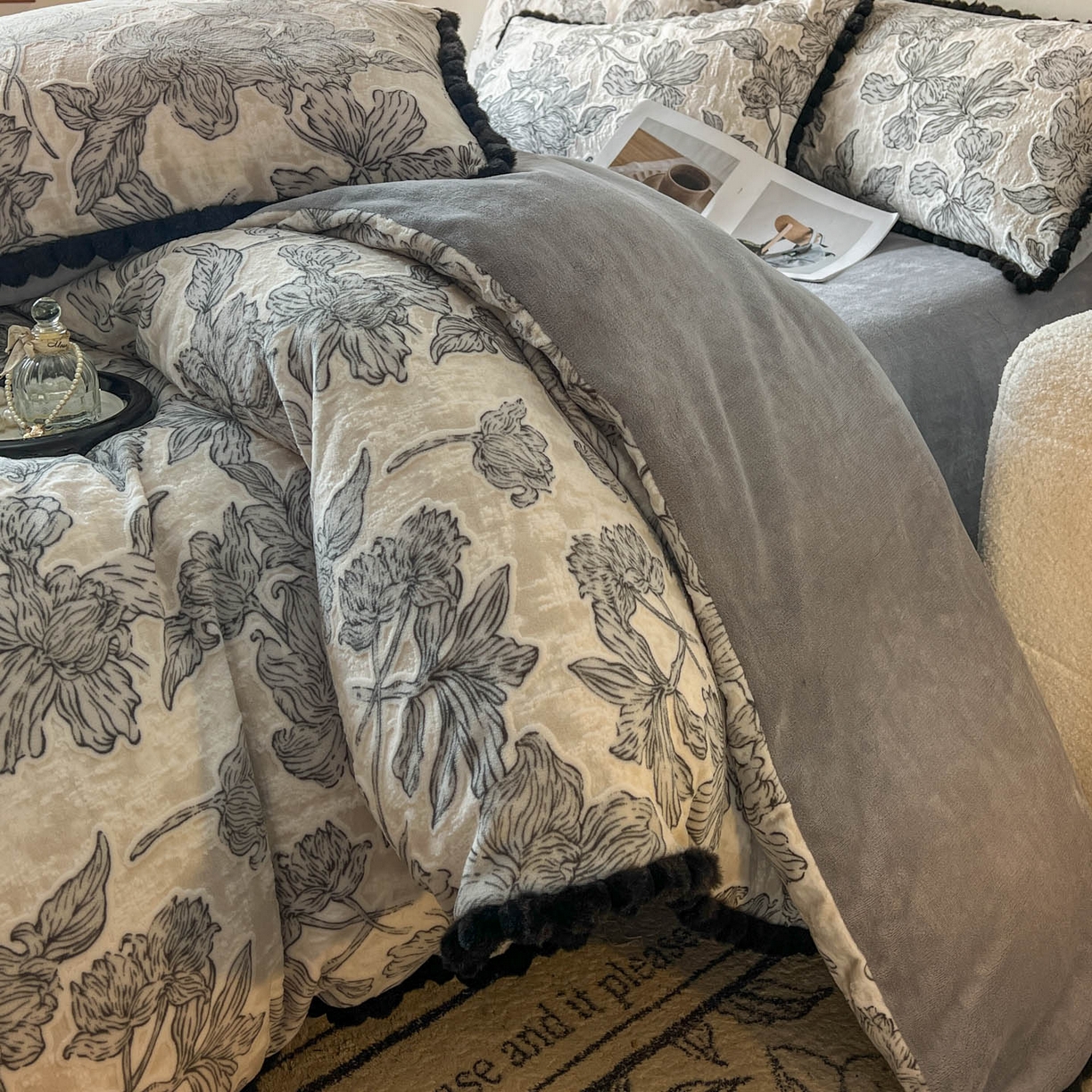 91家纺网 家纺一手货源 找家纺 梵克保罗 2025新款立体雕花绒球球四件套（提供买家秀） 卢浮花园