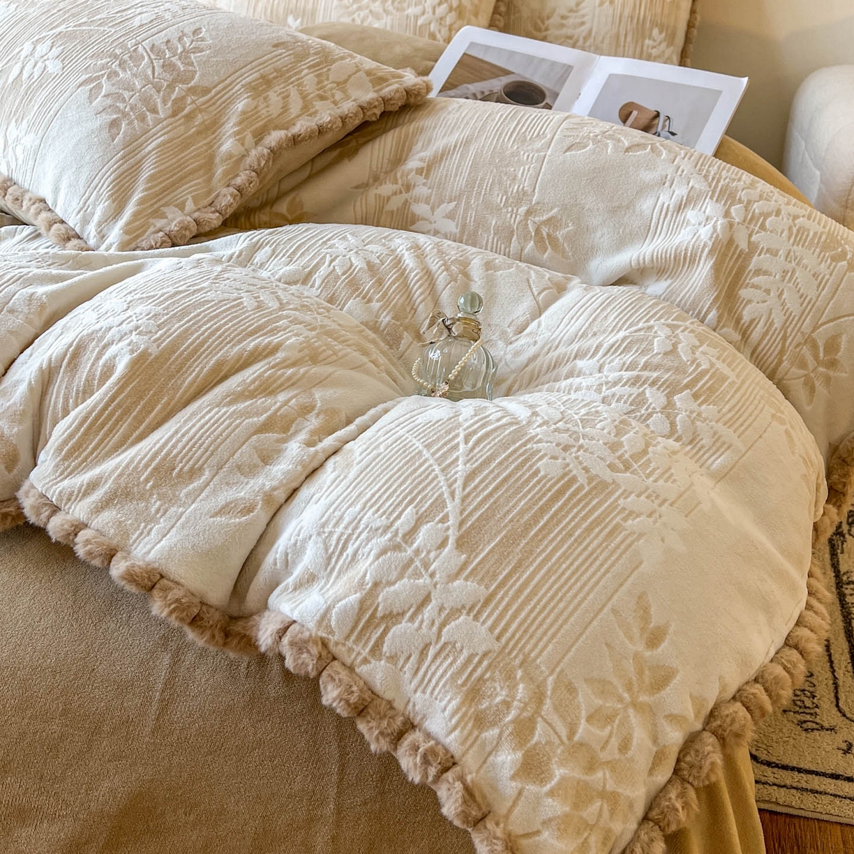 91家纺网 家纺一手货源 找家纺 梵克保罗 2025新款立体雕花绒球球四件套（提供买家秀） 罗曼蒂