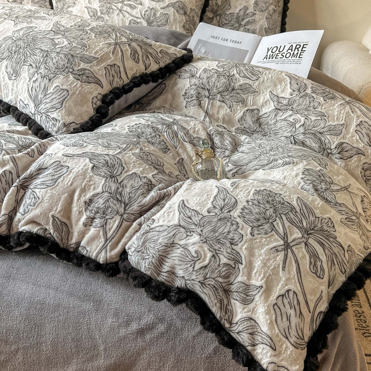 91家纺网 家纺一手货源 找家纺 梵克保罗 2025新款立体雕花绒球球四件套（提供买家秀） 卢浮花园