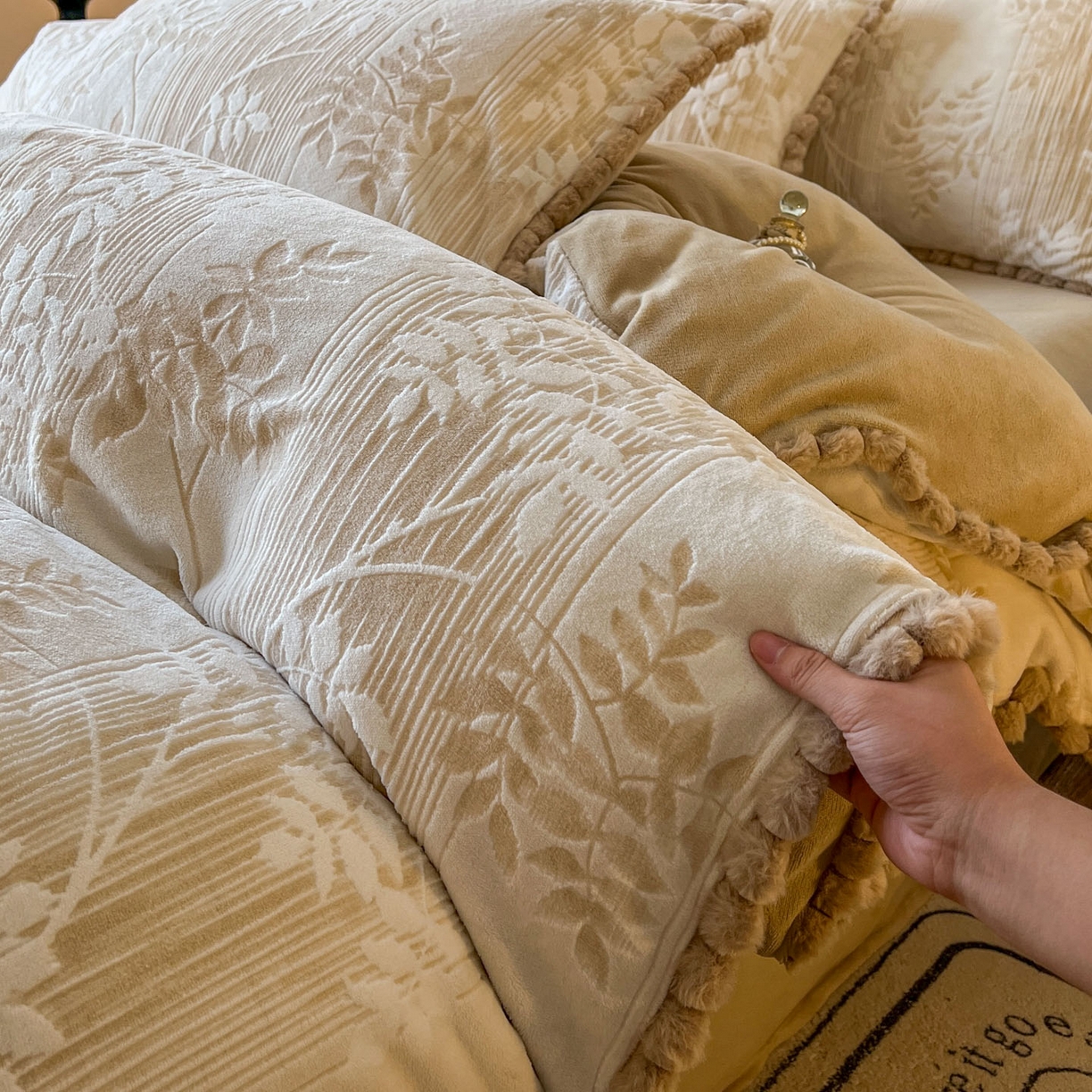 梵克保罗 2025新款立体雕花绒球球四件套（提供买家秀） 罗曼蒂