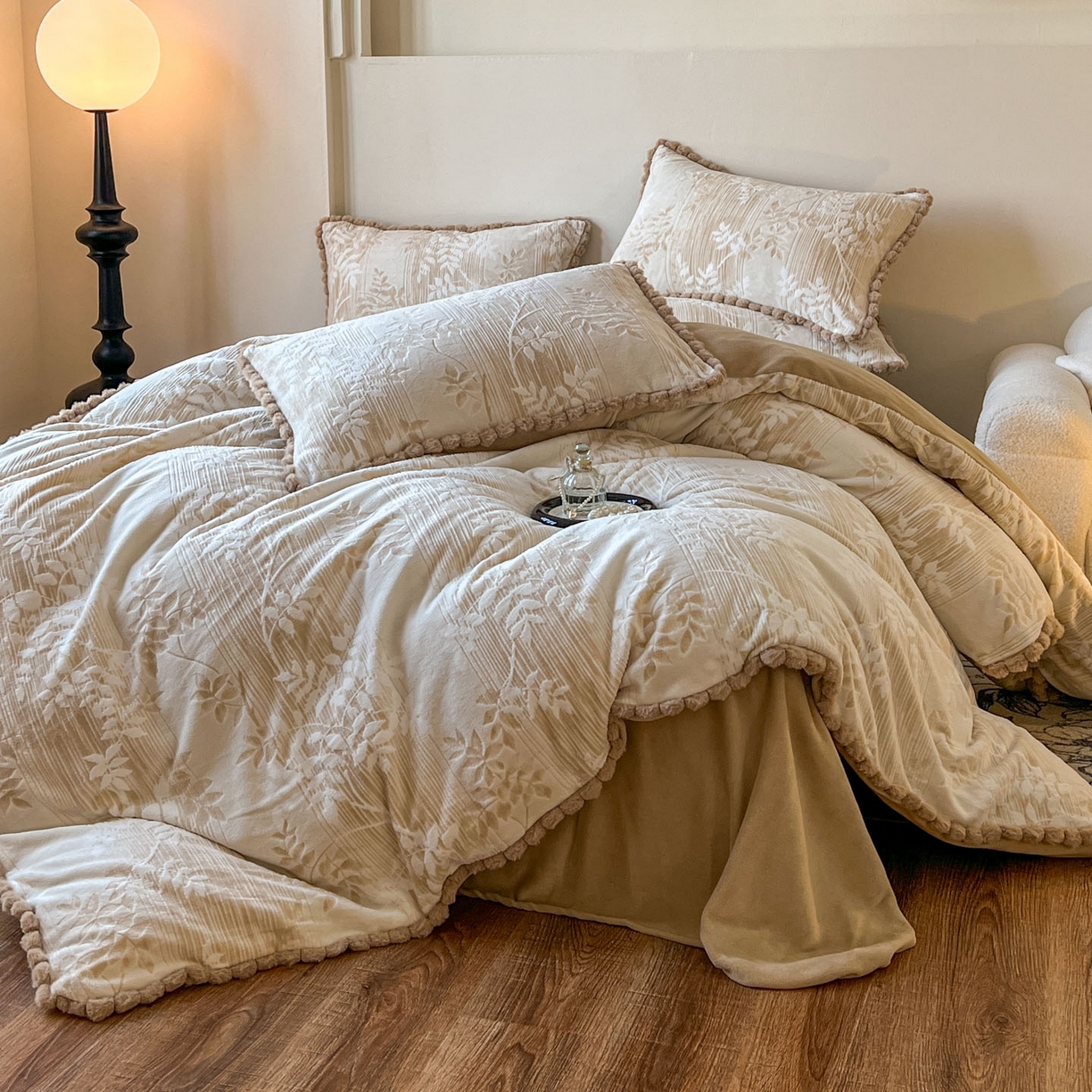 91家纺网 家纺一手货源 找家纺 梵克保罗 2025新款立体雕花绒球球四件套（提供买家秀） 罗曼蒂