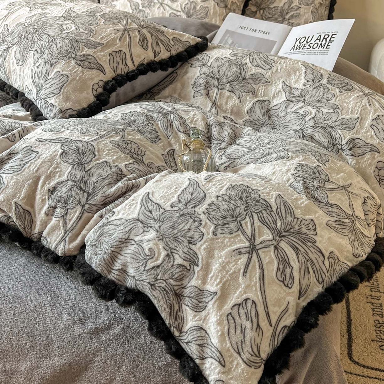 91家纺网 家纺一手货源 找家纺 梵克保罗 2025新款立体雕花绒球球四件套（提供买家秀） 卢浮花园