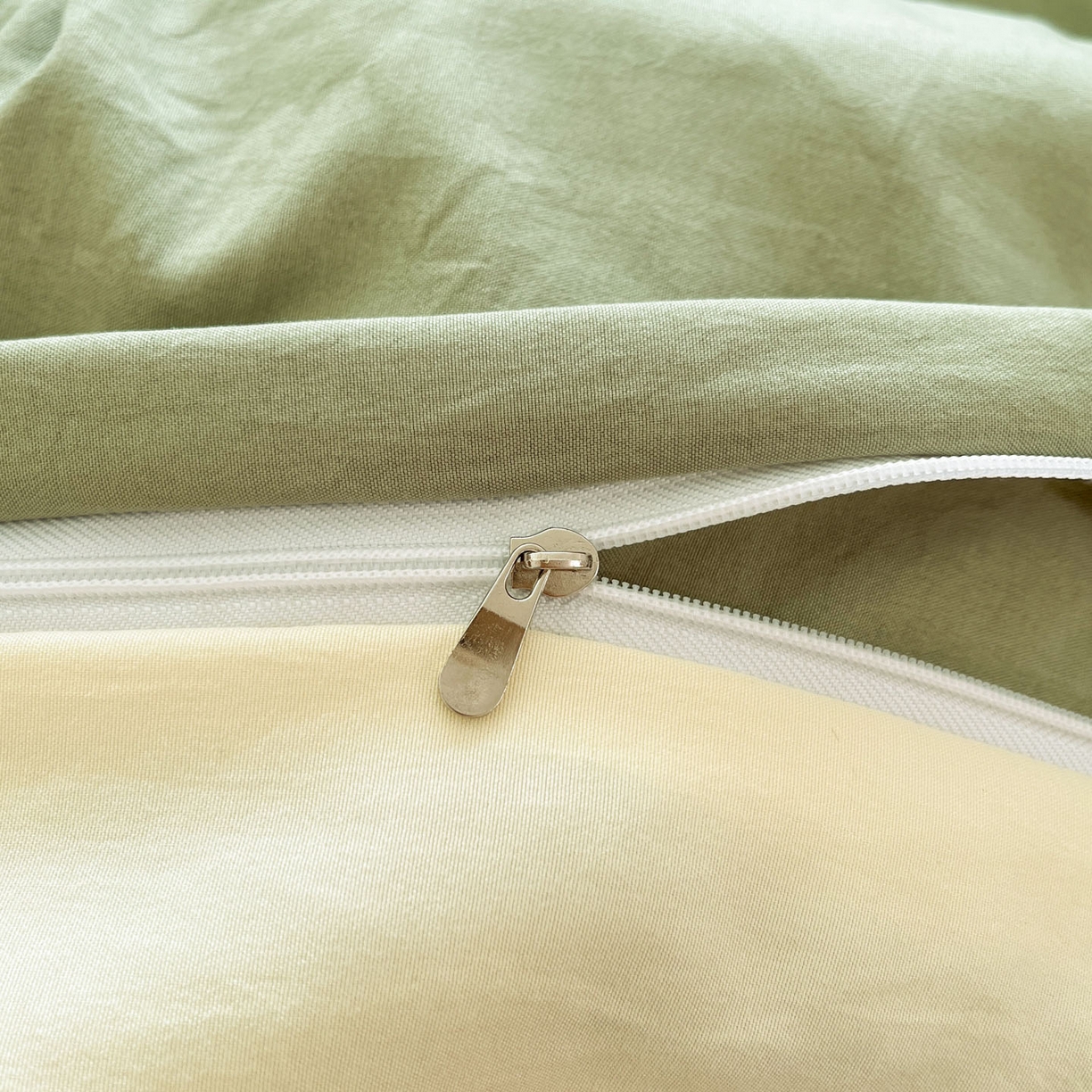 91家纺网 家纺一手货源 找家纺 优承佳生活馆 2026新款软糯云朵棉刺绣三件套四件套单被套小熊系列-系列一 咖啡熊