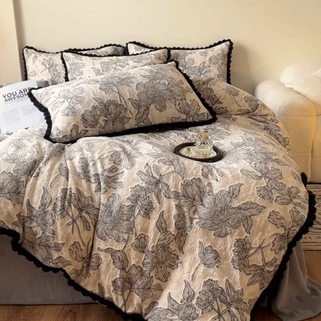 91家纺网 家纺一手货源 找家纺 梵克保罗 2025新款立体雕花绒球球四件套（提供买家秀） 卢浮花园