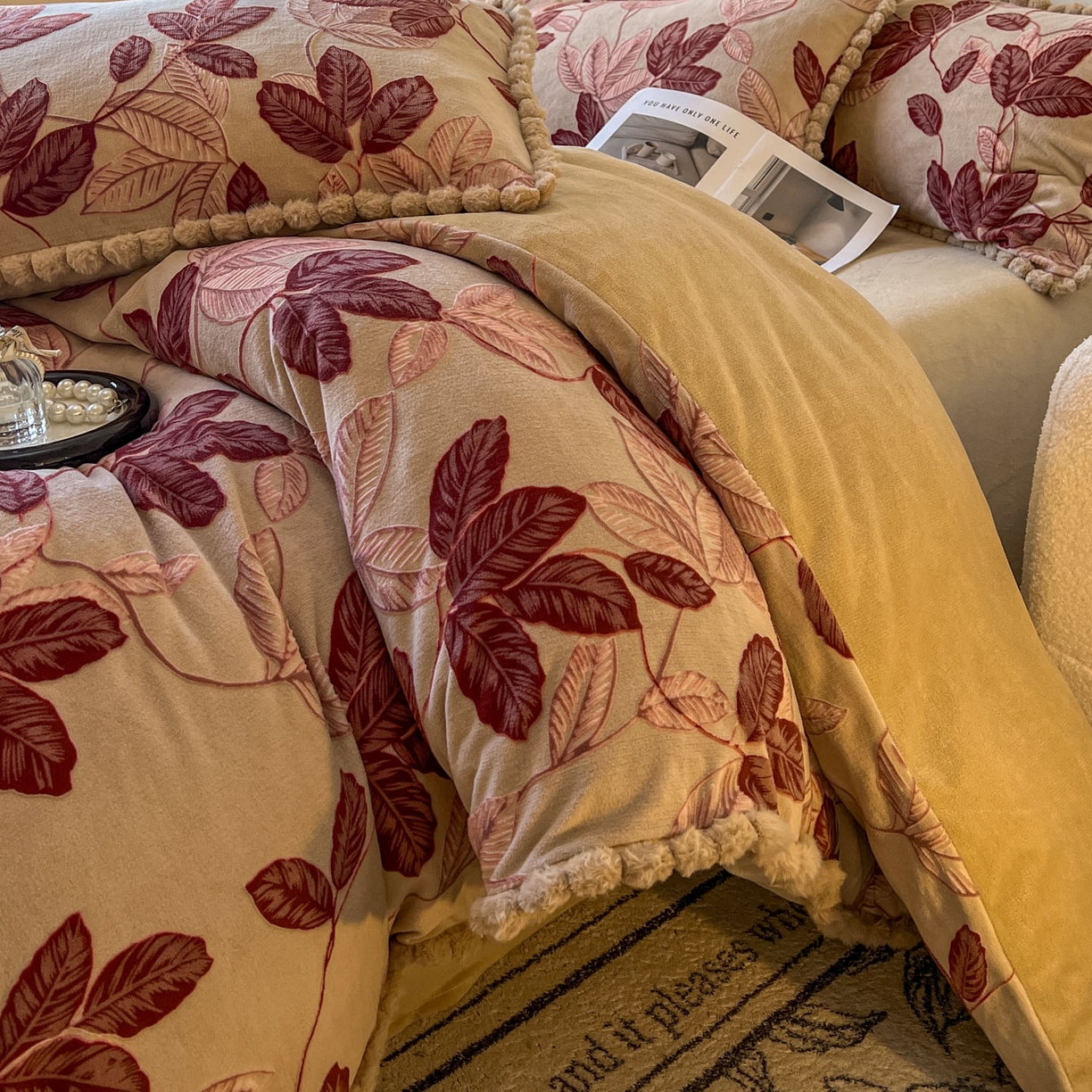 91家纺网 家纺一手货源 找家纺 梵克保罗 2025新款立体雕花绒球球四件套（提供买家秀） 叶繁