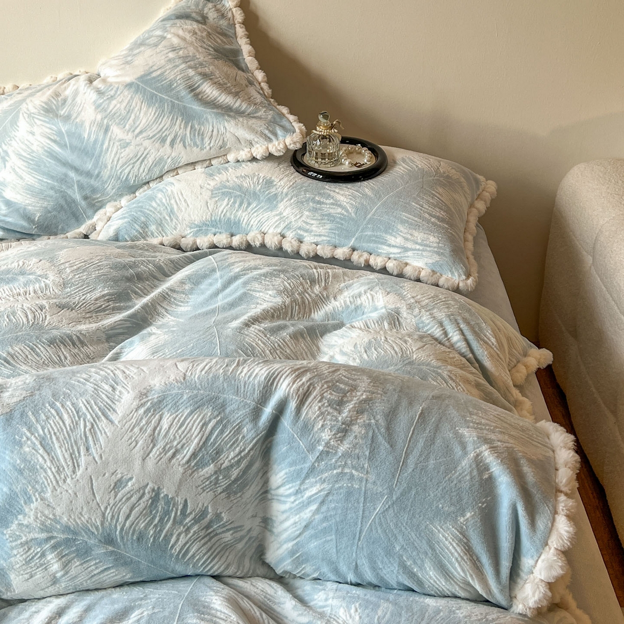 91家纺网 家纺一手货源 找家纺 梵克保罗 2025新款立体雕花绒球球四件套（提供买家秀） 慕叶