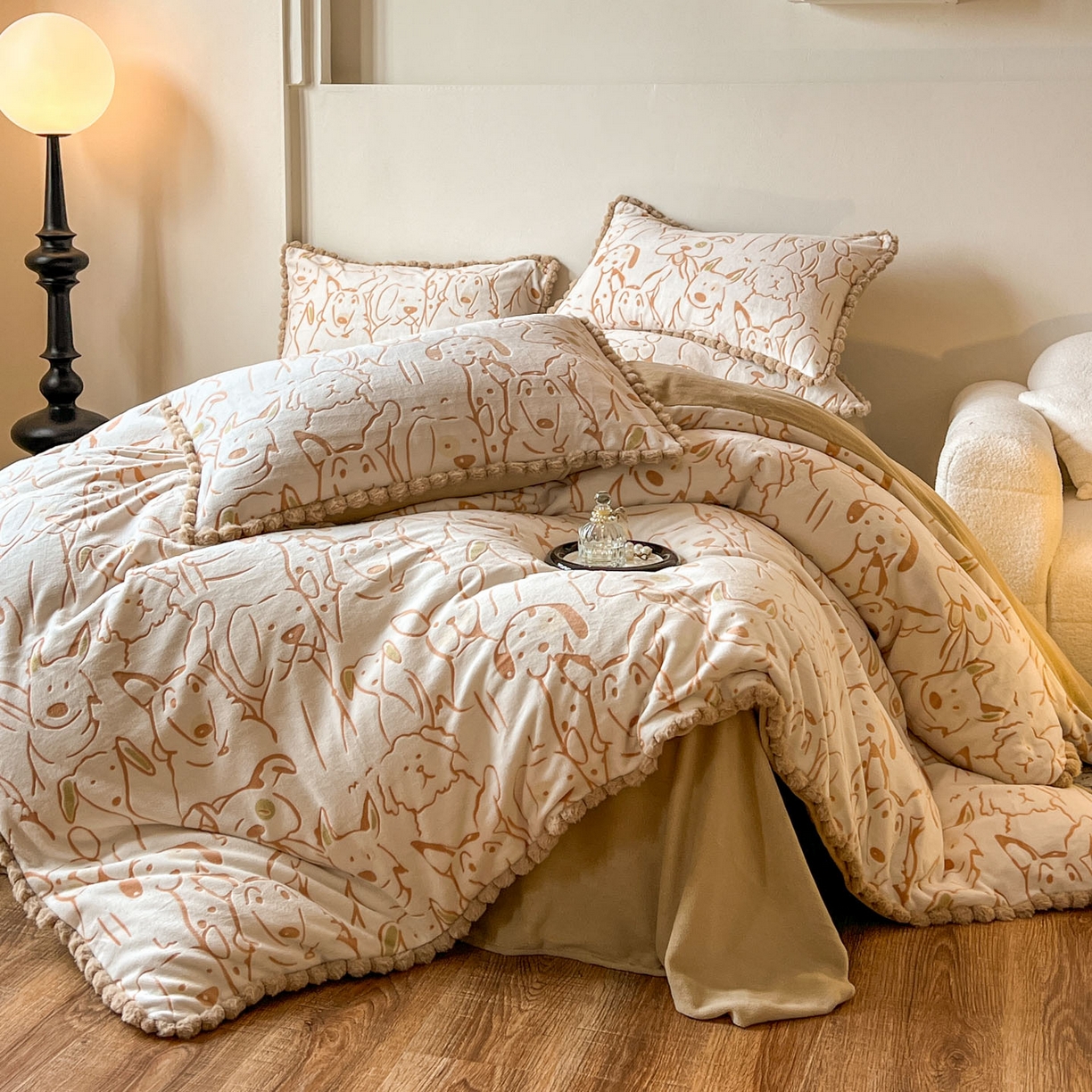 91家纺网 家纺一手货源 找家纺 梵克保罗 2025新款立体雕花绒球球四件套（提供买家秀） 狗狗乐园