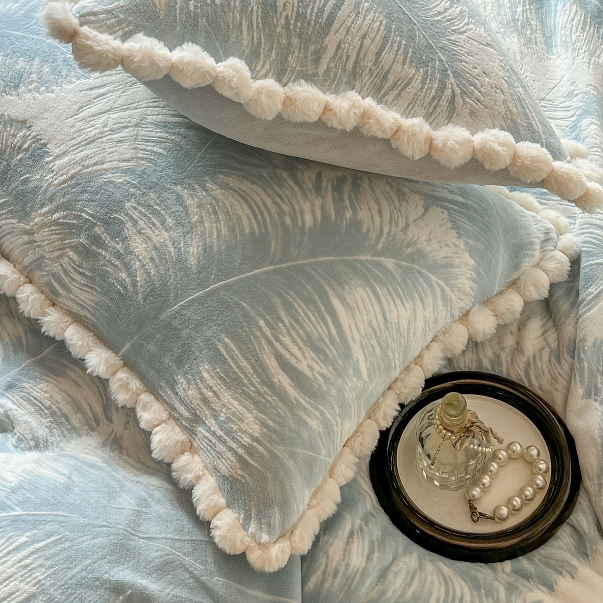 91家纺网 家纺一手货源 找家纺 梵克保罗 2025新款立体雕花绒球球四件套（提供买家秀） 慕叶