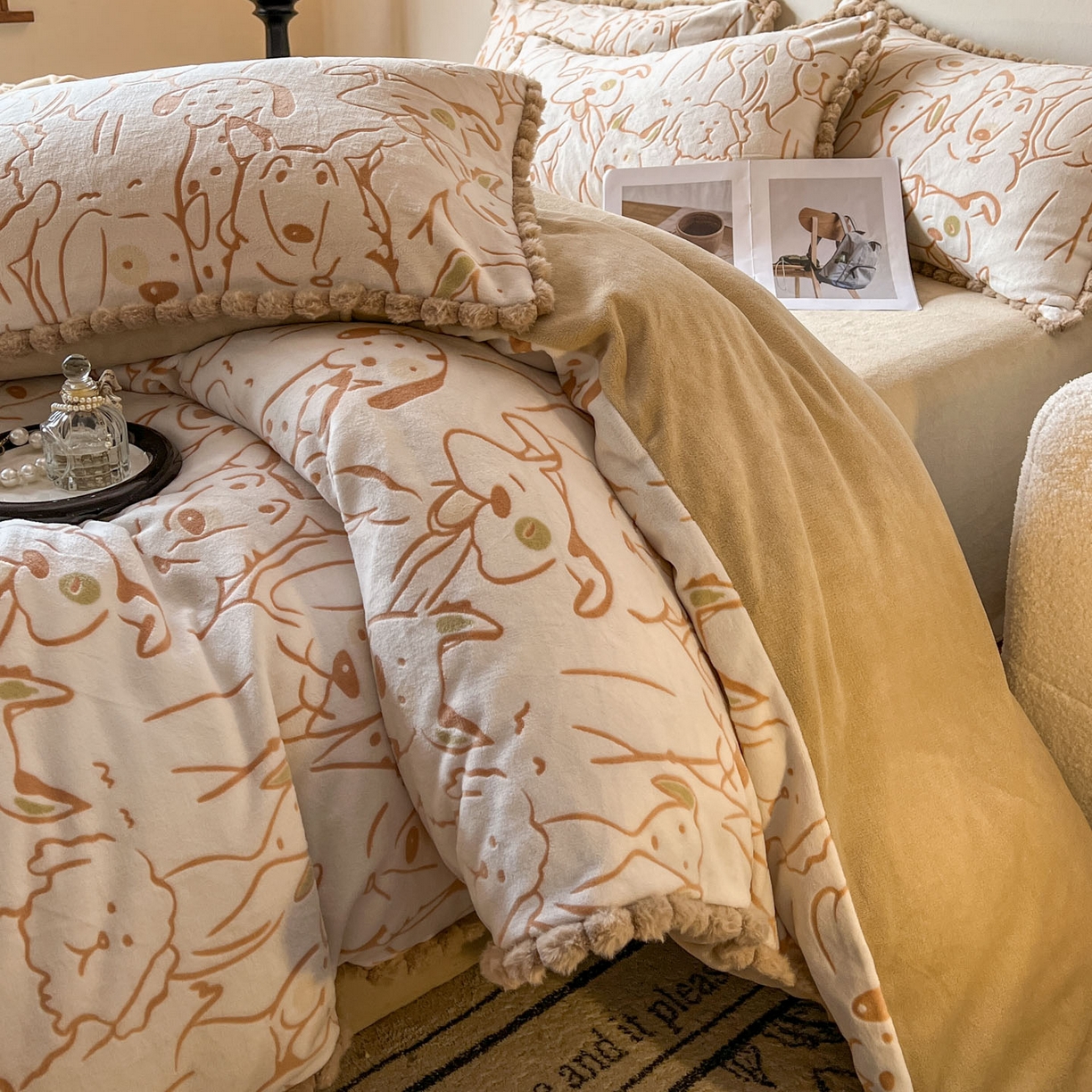 91家纺网 家纺一手货源 找家纺 梵克保罗 2025新款立体雕花绒球球四件套（提供买家秀） 狗狗乐园