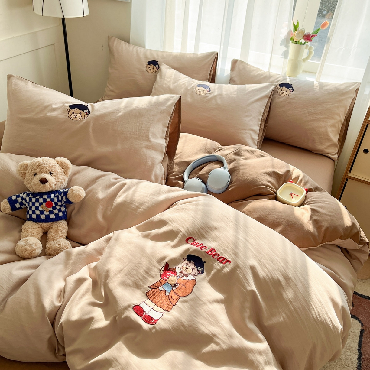 91家纺网 家纺一手货源 找家纺 优承佳生活馆 2026新款软糯云朵棉刺绣三件套四件套单被套小熊系列-系列一 休闲熊