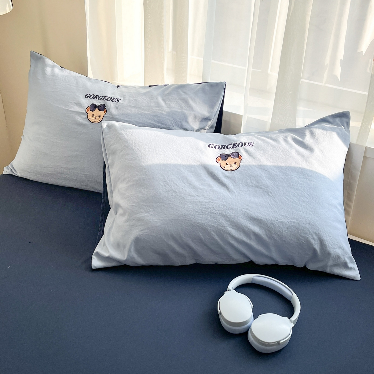 91家纺网 家纺一手货源 找家纺 优承佳生活馆 2026新款软糯云朵棉刺绣三件套四件套单被套小熊系列-系列一 耶比熊