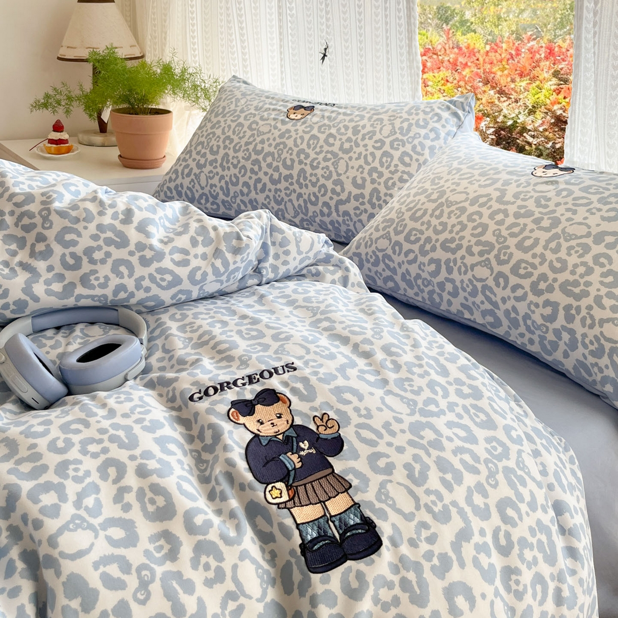 91家纺网 家纺一手货源 找家纺 优承佳生活馆 2026新款软糯云朵棉刺绣三件套四件套单被套小熊系列-系列二 豹纹熊仔