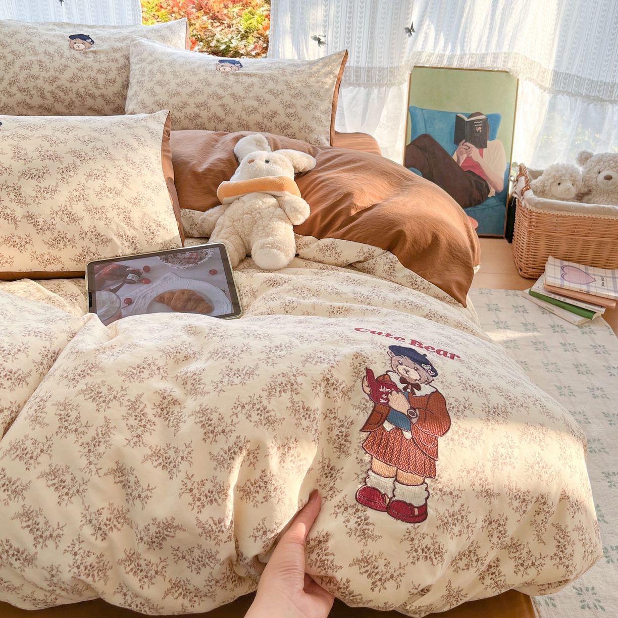 91家纺网 家纺一手货源 找家纺 优承佳生活馆 2026新款软糯云朵棉刺绣三件套四件套单被套小熊系列-系列二 花枝熊
