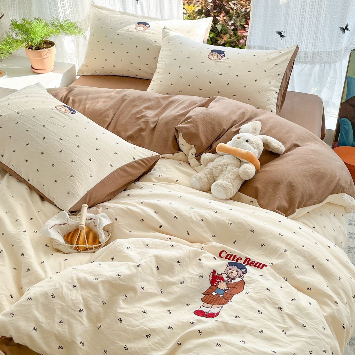 91家纺网 家纺一手货源 找家纺 优承佳生活馆 2026新款软糯云朵棉刺绣三件套四件套单被套小熊系列-系列二 看书熊