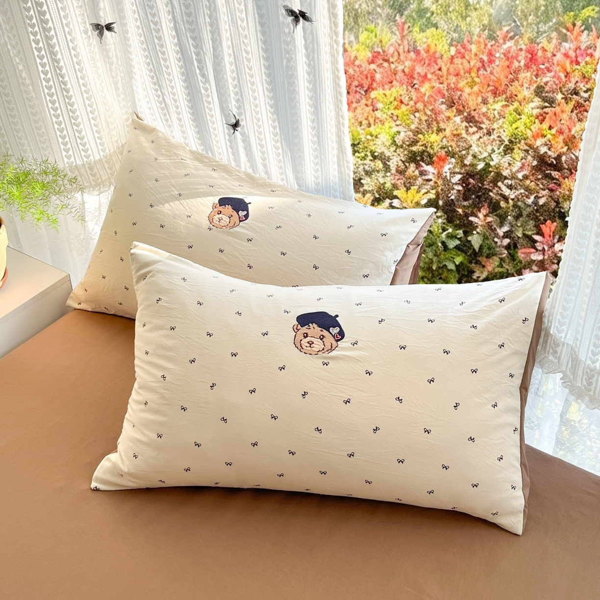 91家纺网 家纺一手货源 找家纺 优承佳生活馆 2026新款软糯云朵棉刺绣三件套四件套单被套小熊系列-系列二 看书熊