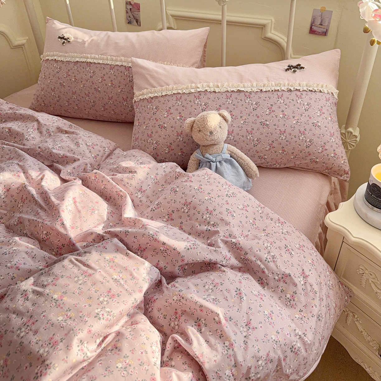 91家纺网 家纺一手货源 找家纺 （总）安莱生活 2026年新品全棉纯棉小碎花刺绣花边款四件套-小碎花系列