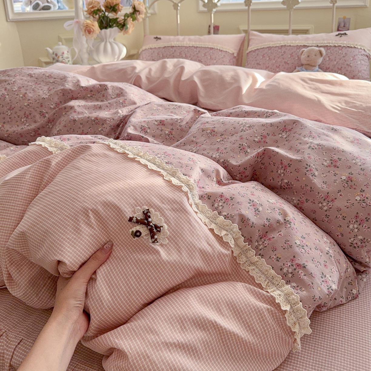 91家纺网 家纺一手货源 找家纺 （总）安莱生活 2026年新品全棉纯棉小碎花刺绣花边款四件套-小碎花系列