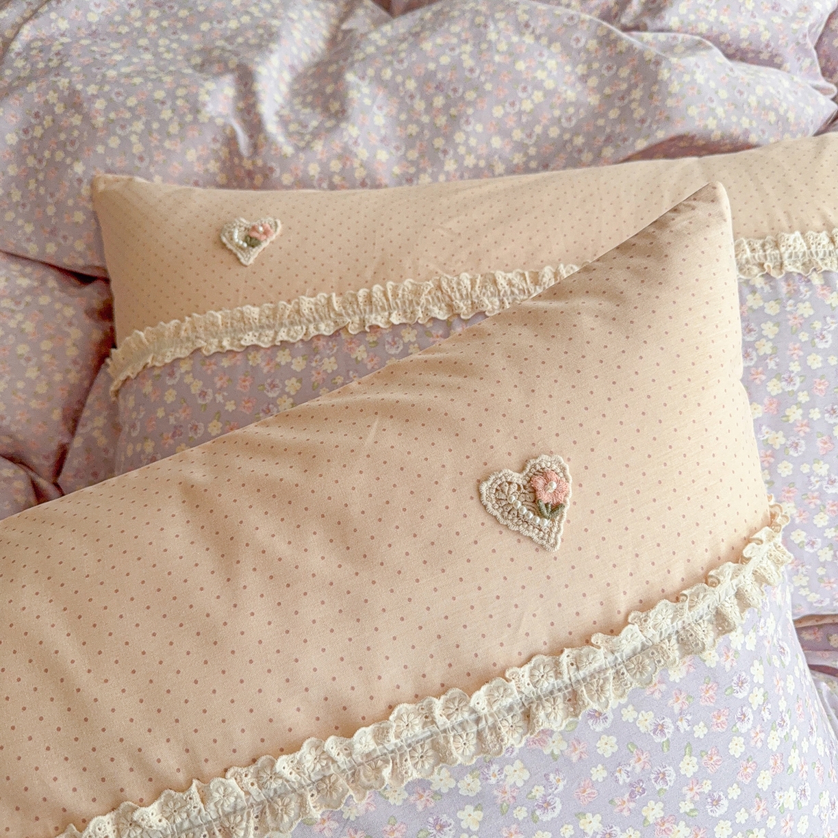 91家纺网 家纺一手货源 找家纺 安莱生活 2026年新品全棉纯棉小碎花刺绣花边款四件套-小碎花系列 花梦紫