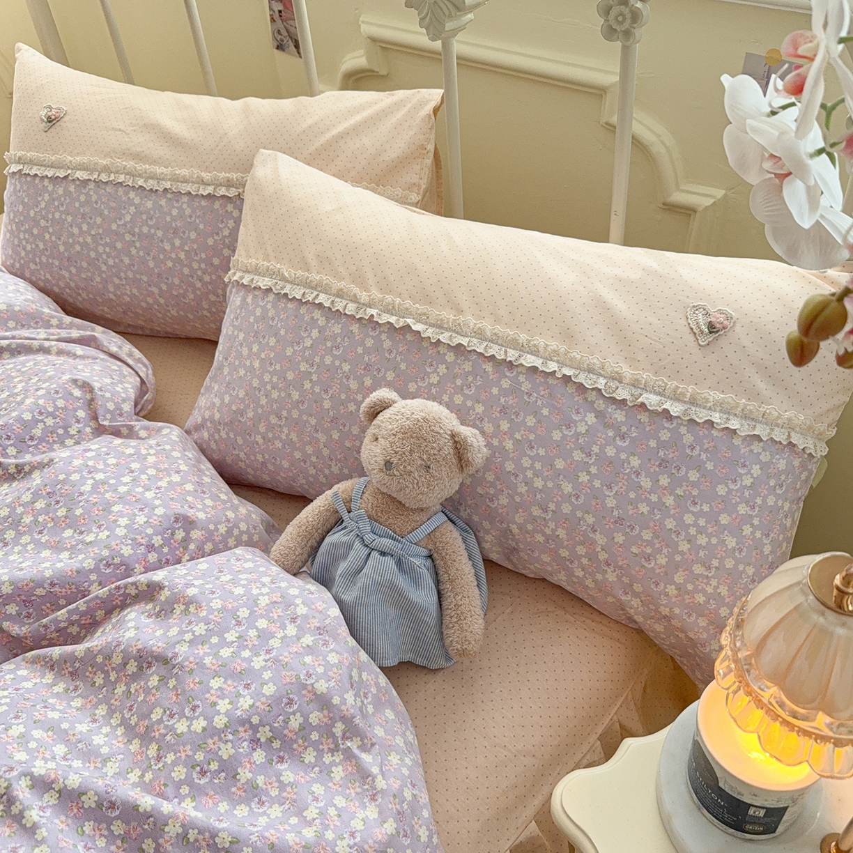 91家纺网 家纺一手货源 找家纺 安莱生活 2026年新品全棉纯棉小碎花刺绣花边款四件套-小碎花系列 花梦紫