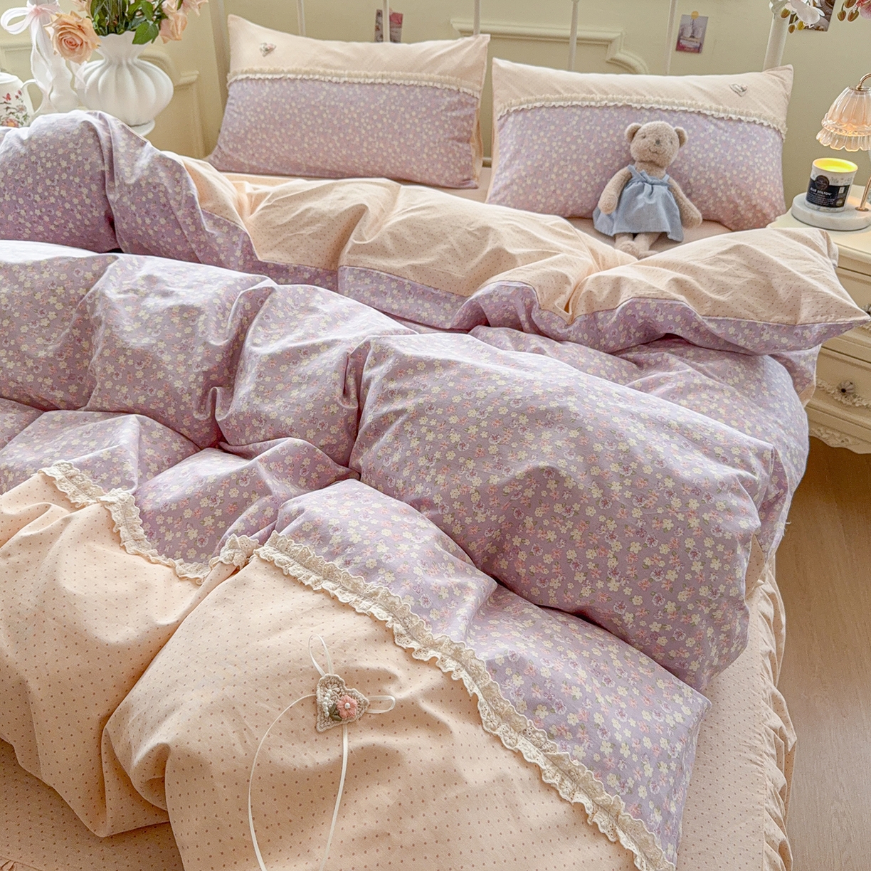 91家纺网 家纺一手货源 找家纺 安莱生活 2026年新品全棉纯棉小碎花刺绣花边款四件套-小碎花系列 花梦紫