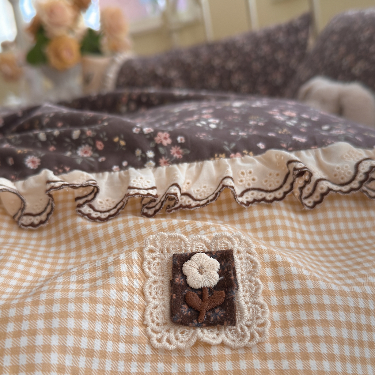 91家纺网 家纺一手货源 找家纺 安莱生活 2026年新品全棉纯棉小碎花刺绣花边款四件套-小碎花系列 漫语花