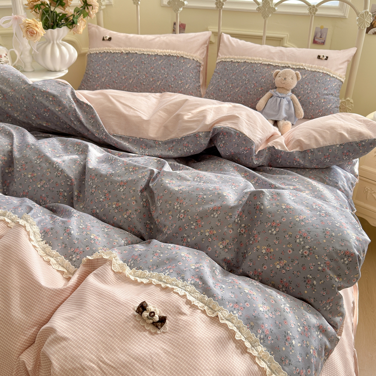 91家纺网 家纺一手货源 找家纺 安莱生活 2026年新品全棉纯棉小碎花刺绣花边款四件套-小碎花系列 泡芙花园