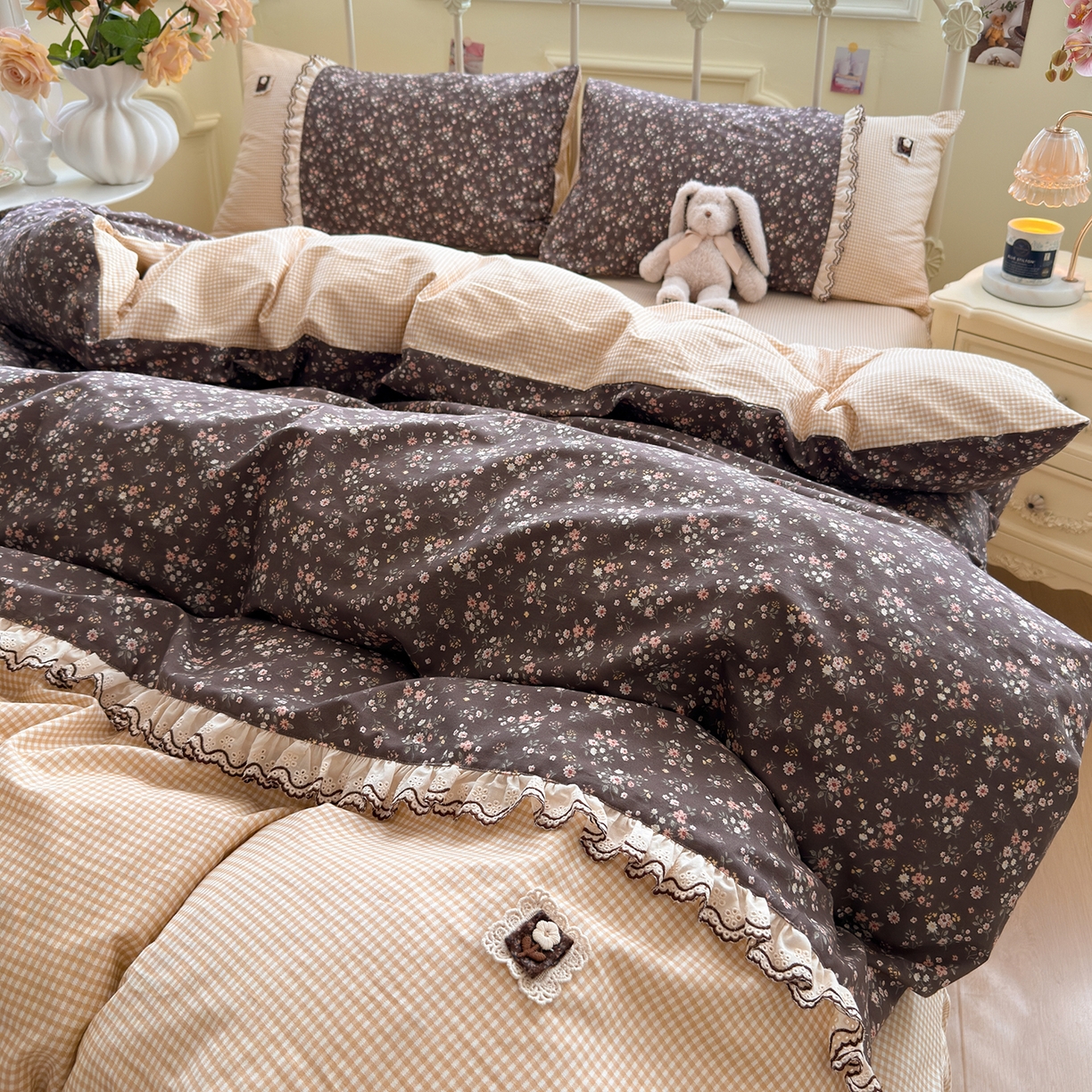 91家纺网 家纺一手货源 找家纺 安莱生活 2026年新品全棉纯棉小碎花刺绣花边款四件套-小碎花系列 漫语花