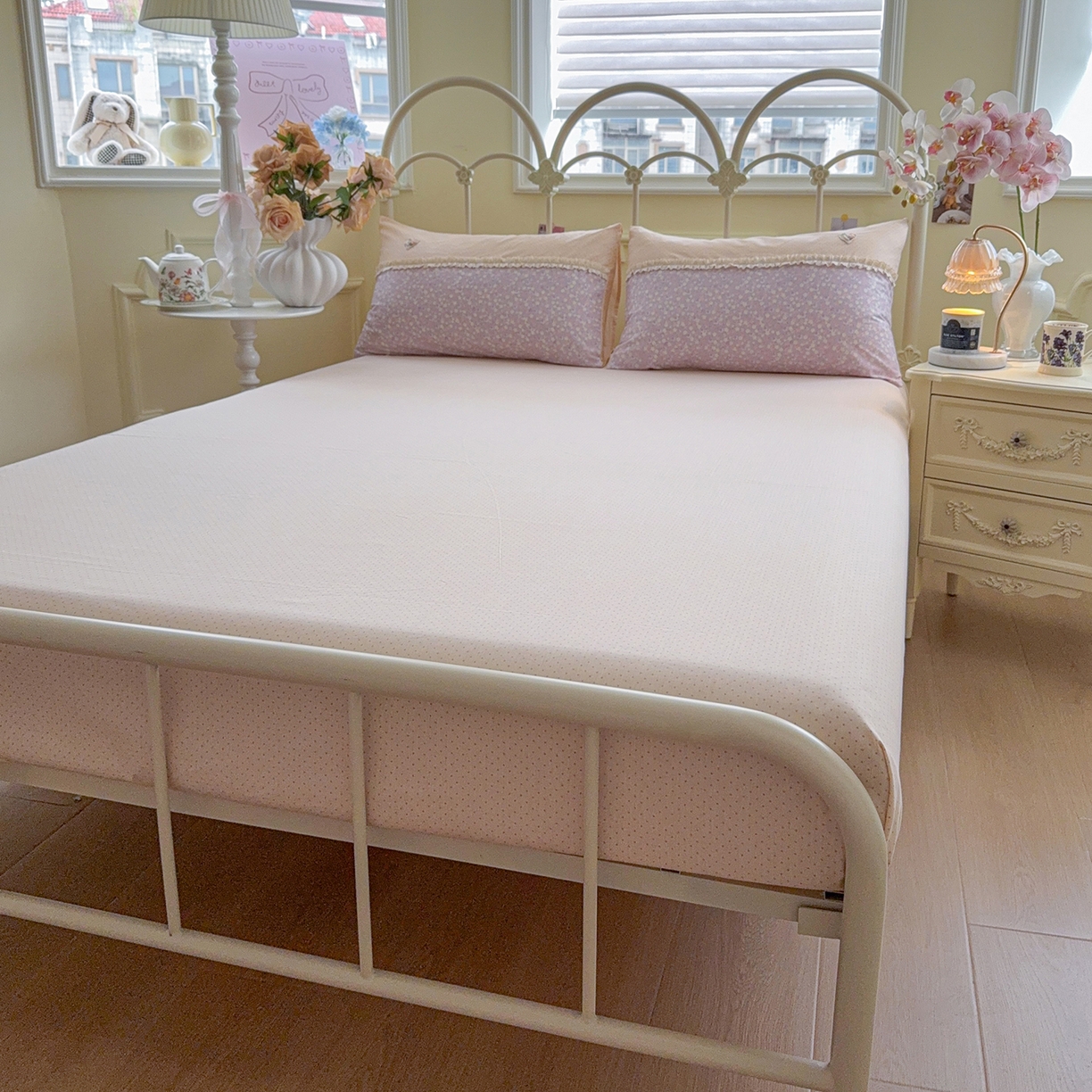 91家纺网 家纺一手货源 找家纺 安莱生活 2026年新品全棉纯棉小碎花刺绣花边款四件套-小碎花系列 花梦紫