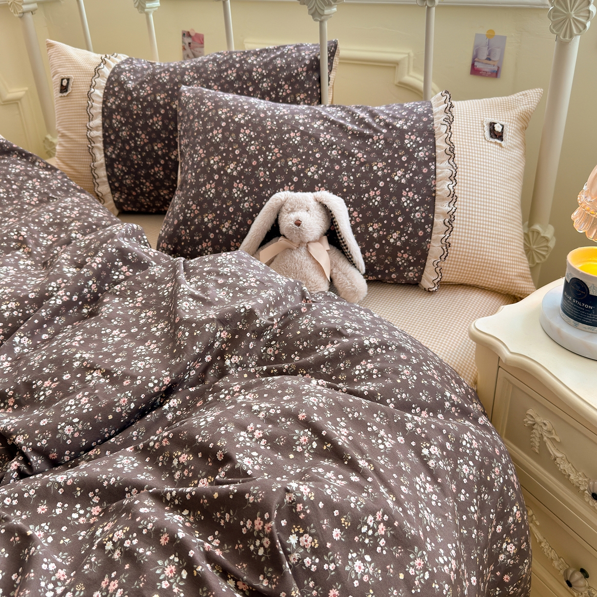 91家纺网 家纺一手货源 找家纺 安莱生活 2026年新品全棉纯棉小碎花刺绣花边款四件套-小碎花系列 漫语花