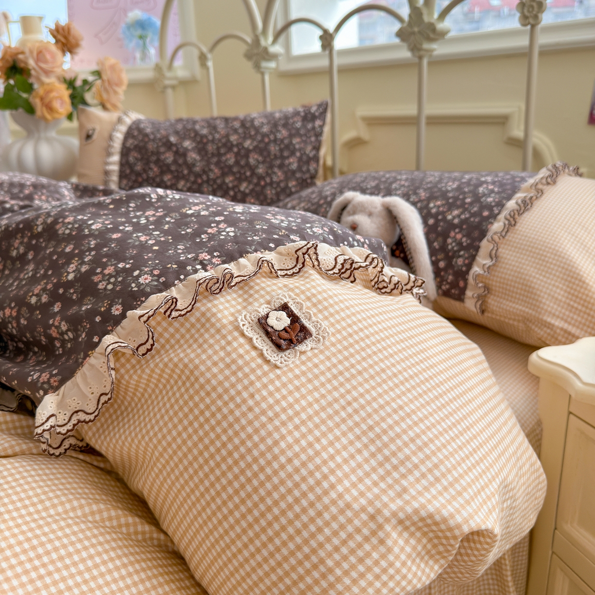 91家纺网 家纺一手货源 找家纺 安莱生活 2026年新品全棉纯棉小碎花刺绣花边款四件套-小碎花系列 漫语花