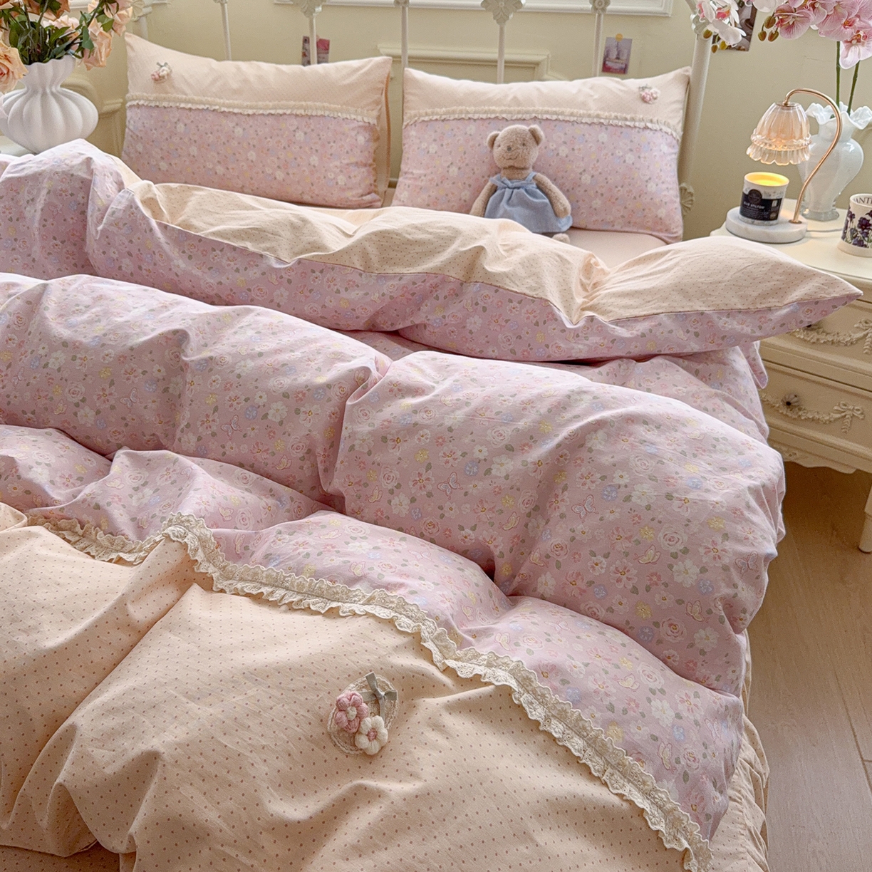 91家纺网 家纺一手货源 找家纺 安莱生活 2026年新品全棉纯棉小碎花刺绣花边款四件套-小碎花系列 凯特花园