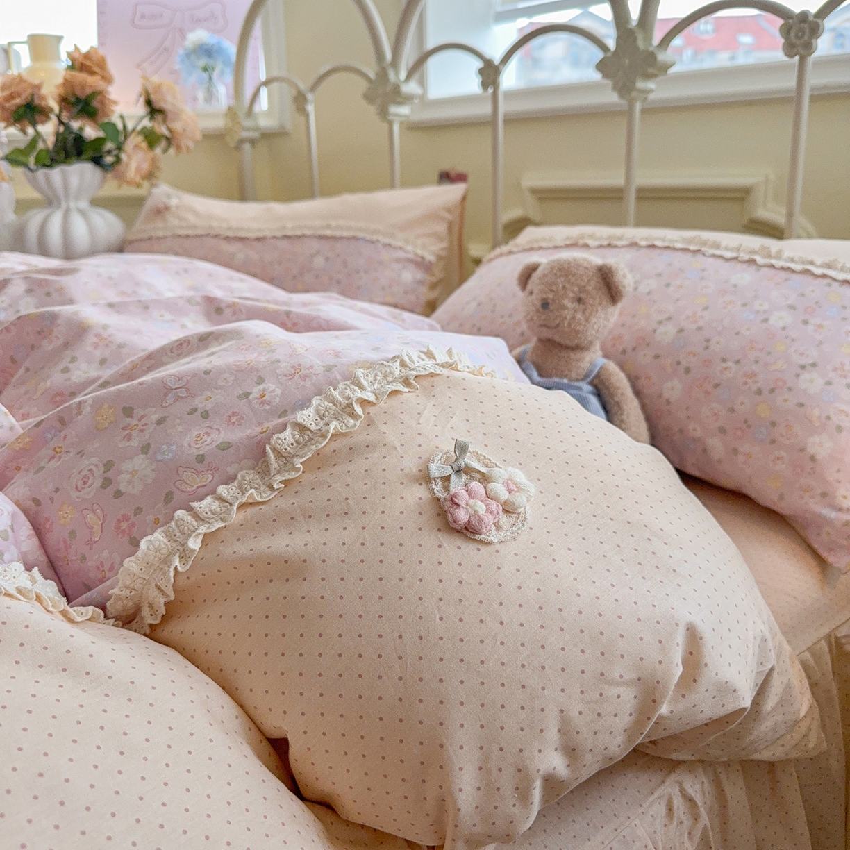 91家纺网 家纺一手货源 找家纺 安莱生活 2026年新品全棉纯棉小碎花刺绣花边款四件套-小碎花系列 凯特花园