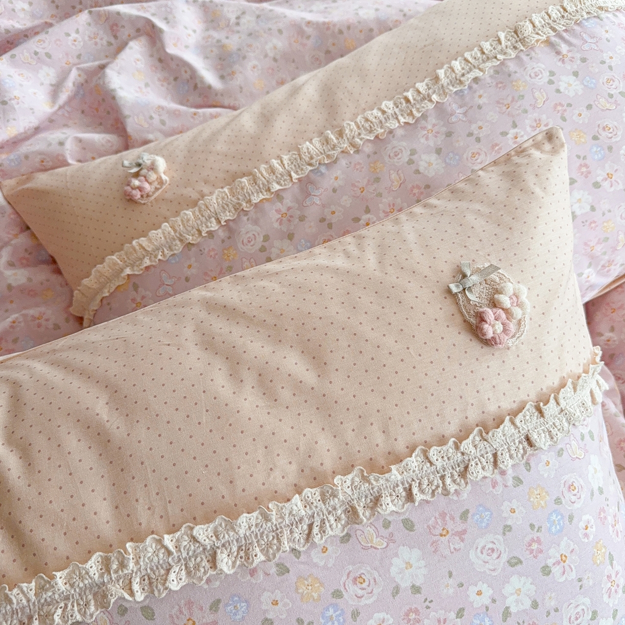 91家纺网 家纺一手货源 找家纺 安莱生活 2026年新品全棉纯棉小碎花刺绣花边款四件套-小碎花系列 凯特花园