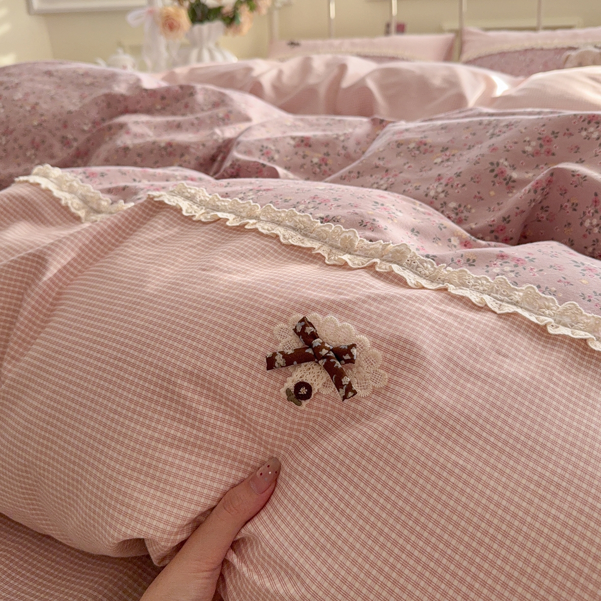 安莱生活 2026年新品全棉纯棉小碎花刺绣花边款四件套-小碎花系列 花漾粉